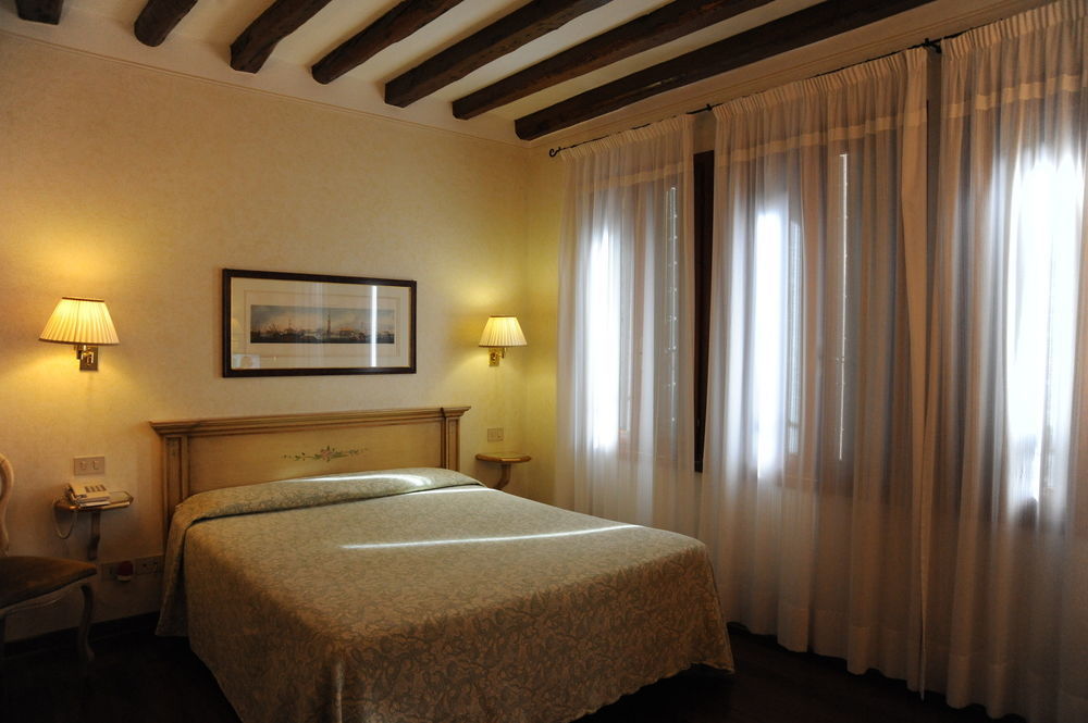 Hotel Bisanzio Венеция Экстерьер фото